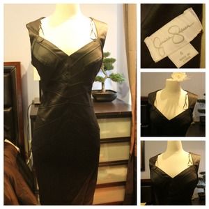 Jessica Simpson sleeveless seamed sheath