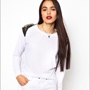 A bundle of 4 items :)