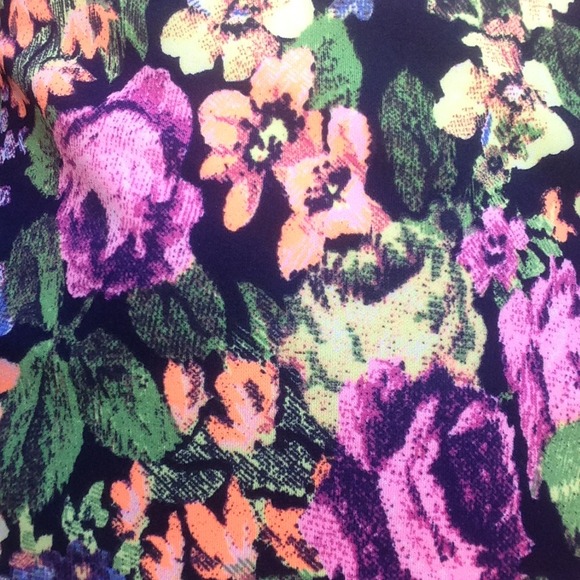 sOLD - Picture 2 of 4