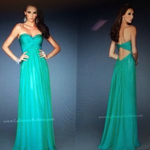 La femme jungle green evening gown