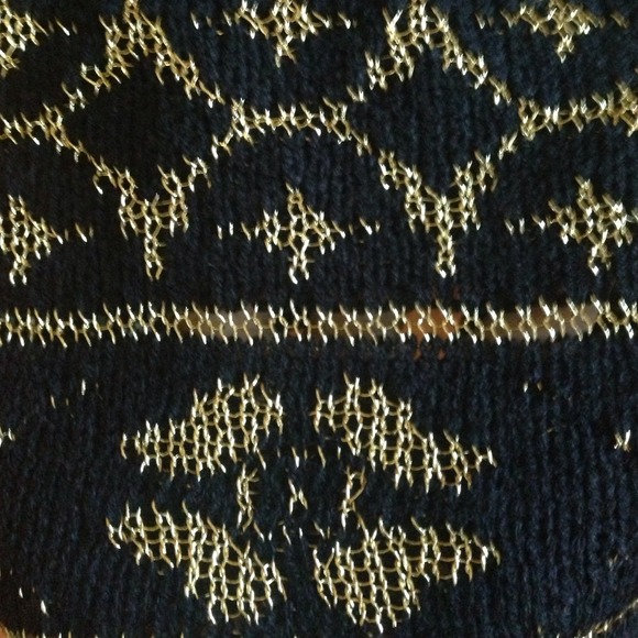 💟NWT💟 Oversized Black n Gold Knit Sweater - Picture 2 of 2