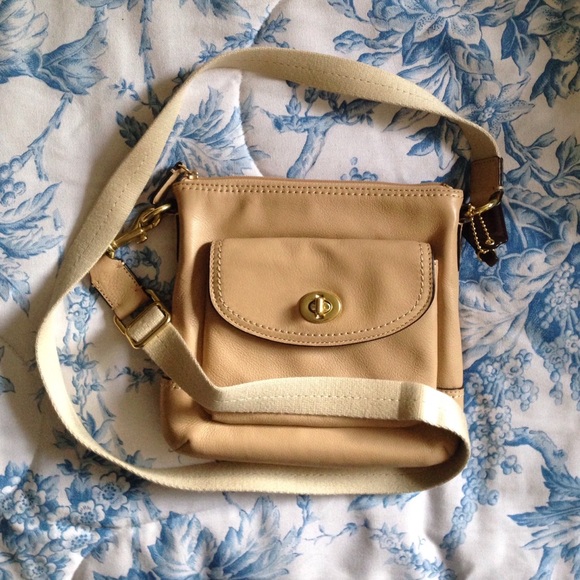 leather crossbody - Picture 4 of 4