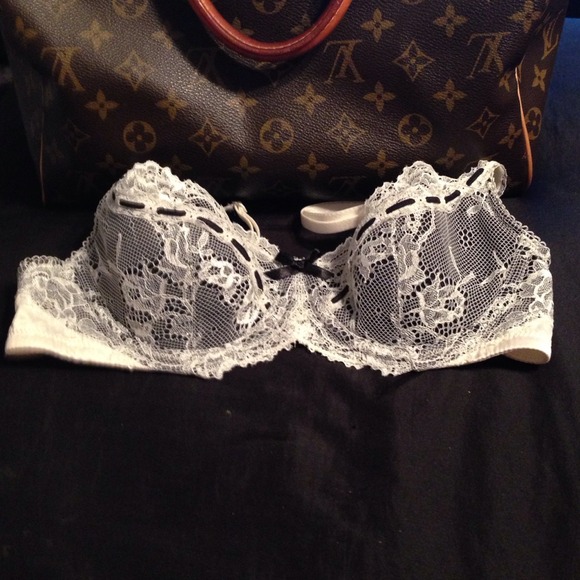 ❤️❤️New Elle Macpherson Intimates Bra❤️❤️
