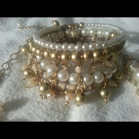 Necklace and a bracelet - Picture 3 of 3