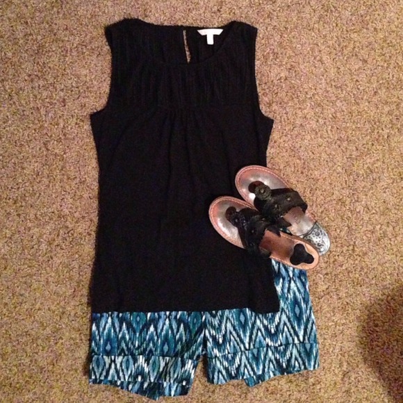 👏BUNDLE!! Tribal shorts and Banana Republic tank!