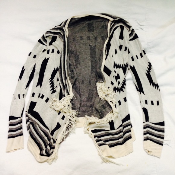 ❌SOLD❌ Forever 21 tribal cardigan