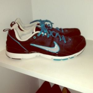 Black and Teal size 9 Nike