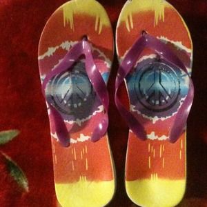 ✌Peace✌flip flops