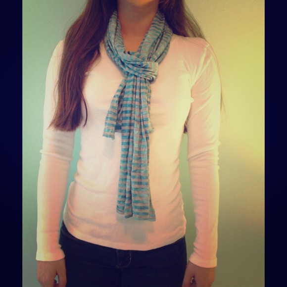Lightweight striped scarf
