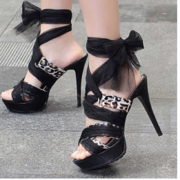 Shoes - Black summer sandal...NWOT