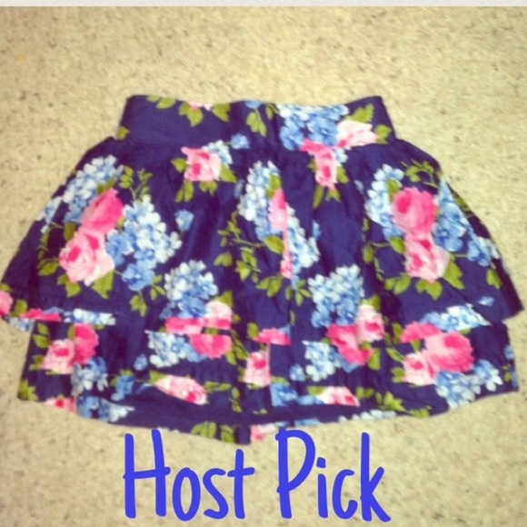 🎉HOST PICK🎉Abercrombie & Fitch skirt - Picture 1 of 4
