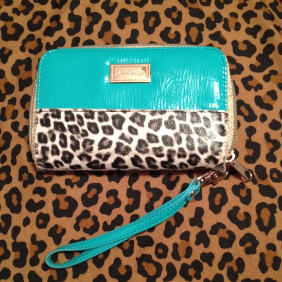 Wristlet & Yoga Pant Bundle