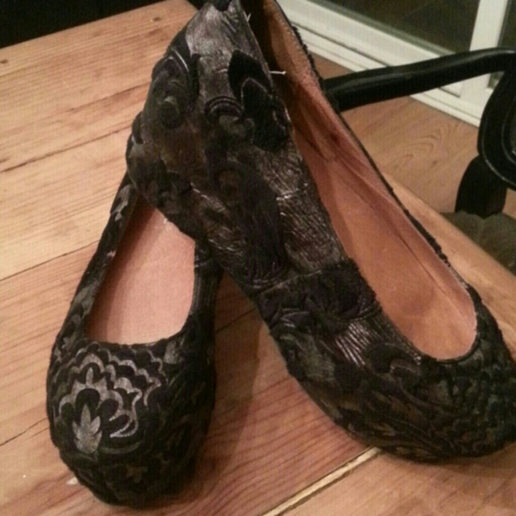 Jeffrey Campbell BeeBee Platforms Size 10