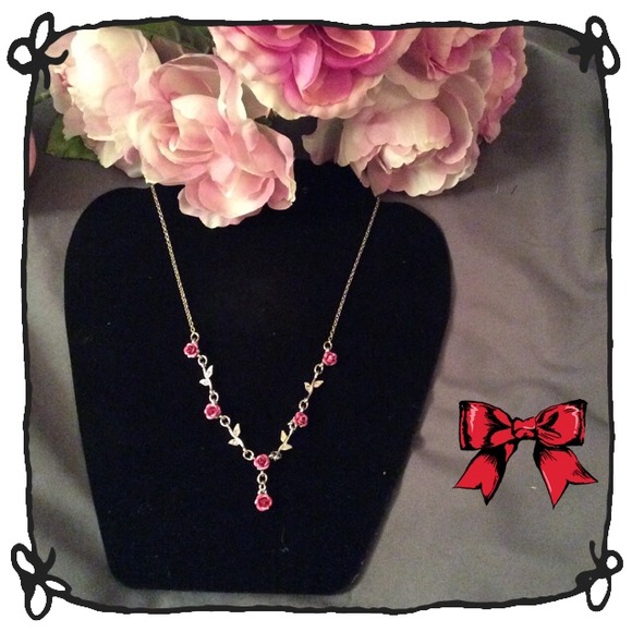 🎁 2 for $10, 3 for $15 or $6 each necklace