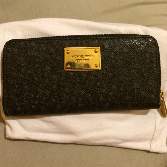 💯MK  WALLET  black
