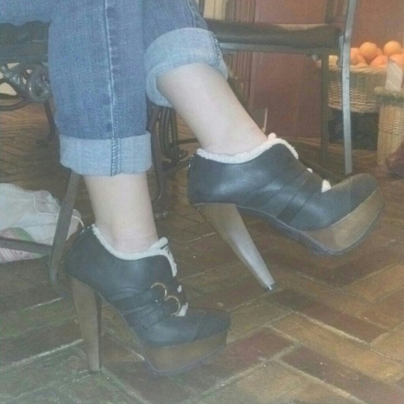 Shoes - Picture 2 of 2