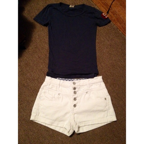 ❌SOLD❌ 🌴Hollister tee🌴