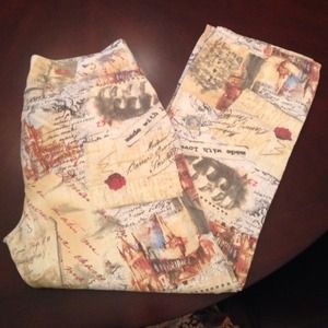 Awesome Chico's pants. Thin weight with pockets.