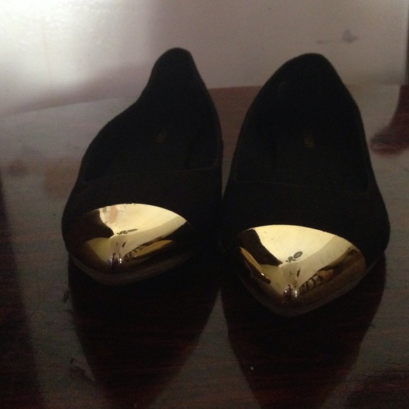 Gold toe flats