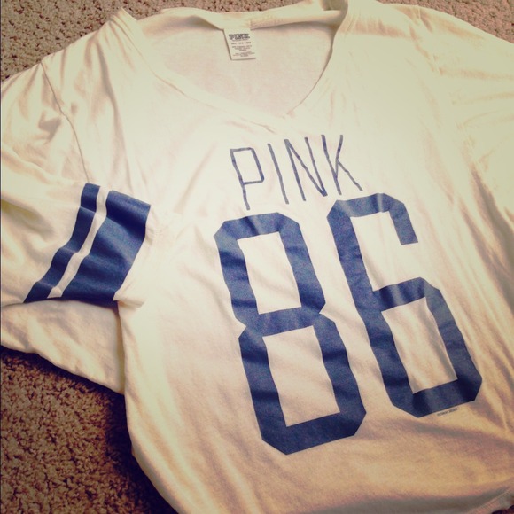 VS pink shirt