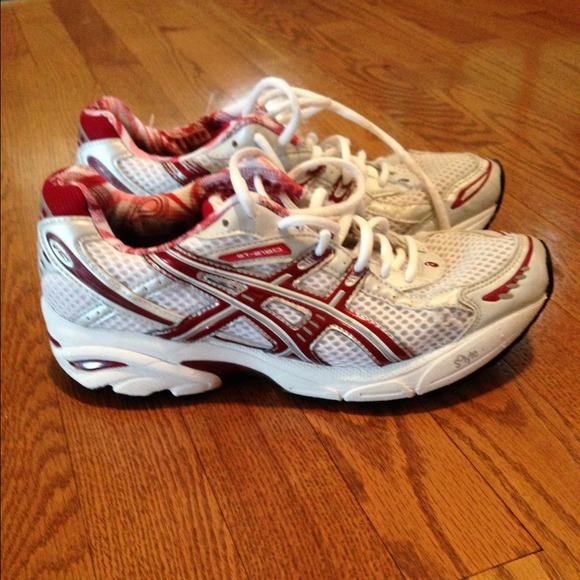 💢SOLD💢Asics running shoes