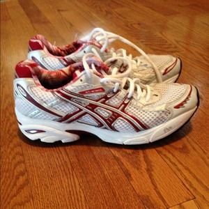 💢SOLD💢Asics running shoes