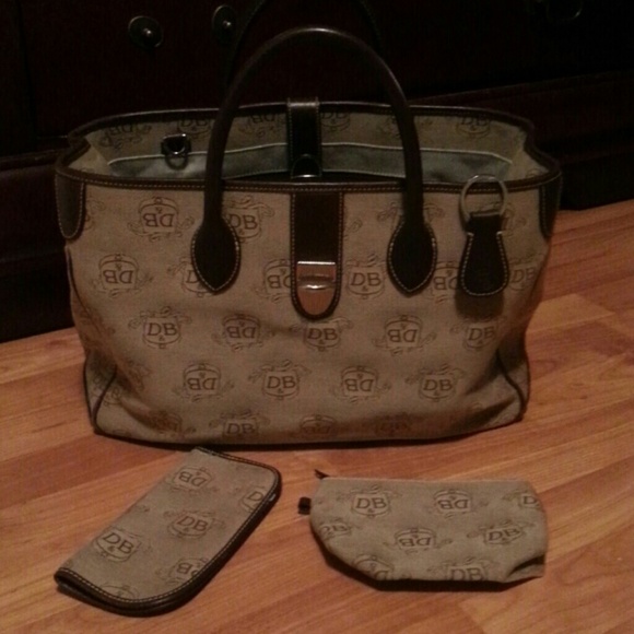 Dooney & Bourke large carry all bag! - Picture 1 of 2