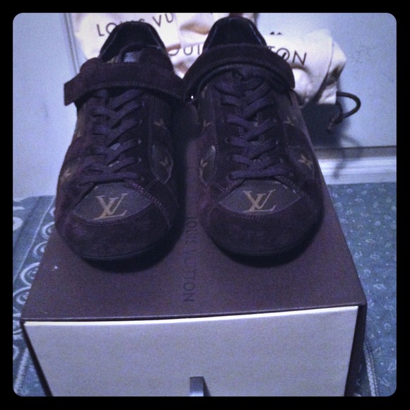 Men's Lv shoes 100% authentic sz 9.5