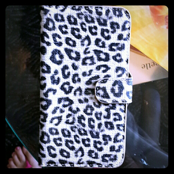 Galaxy note 3 cheetah wallet/ phone case.