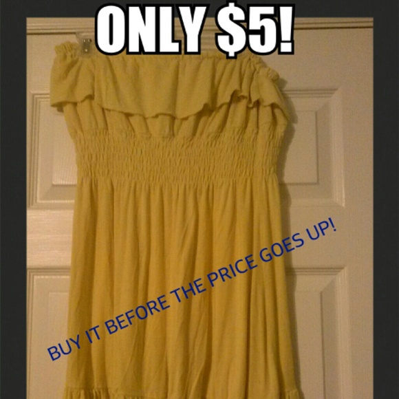 Beautiful strapless yellow dress!