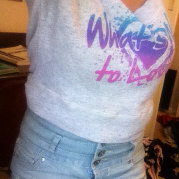 What's not to love crop t-shirt - Picture 2 of 3