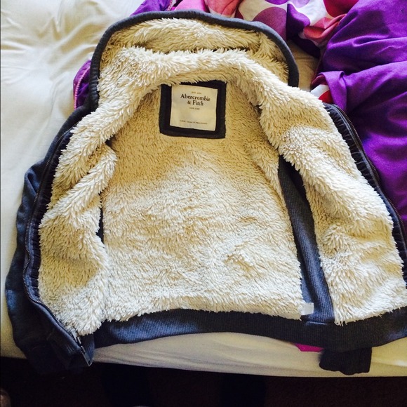 Large Abercrombie & Fitch zip up hoodie - Picture 2 of 4