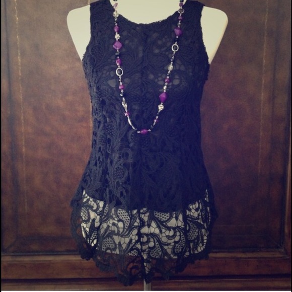 NWOT Sleeveless Crochet Top ❤️HostPick❤️ - Picture 4 of 4