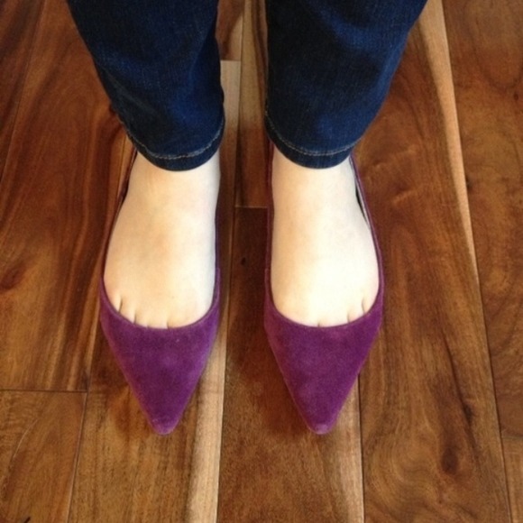 Genuine suede pointed toe flats