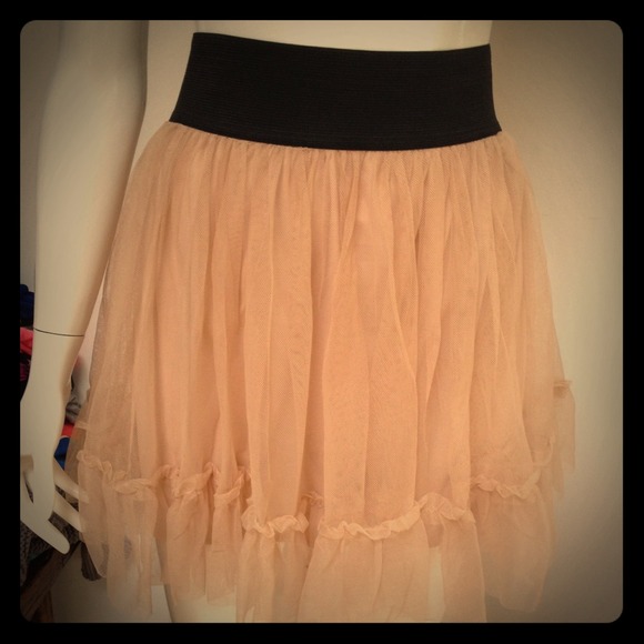 SOLD ❌❌Tan skirt-elastic waist band