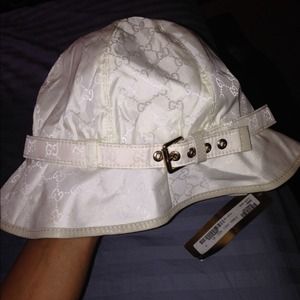 White Gucci print nylon hat