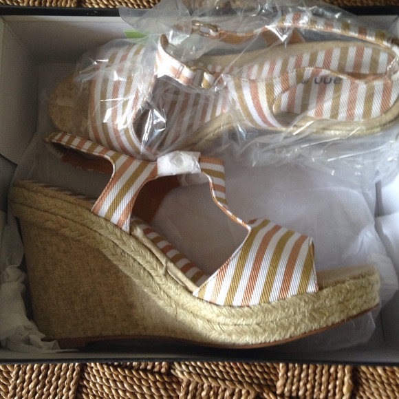 ⚡️JUST REDUCED☀️SALE💢 Spring/Summer sandals🎉 - Picture 1 of 4
