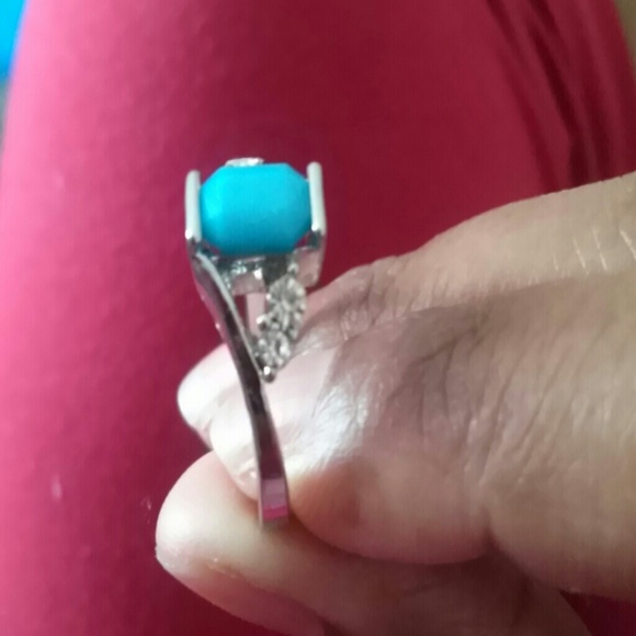 Ring - Picture 3 of 3