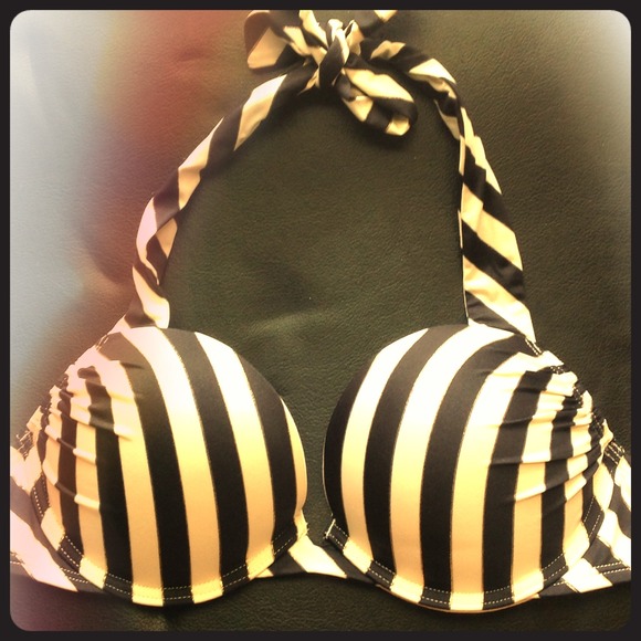 Bombshell Swim Top! Make an offer****