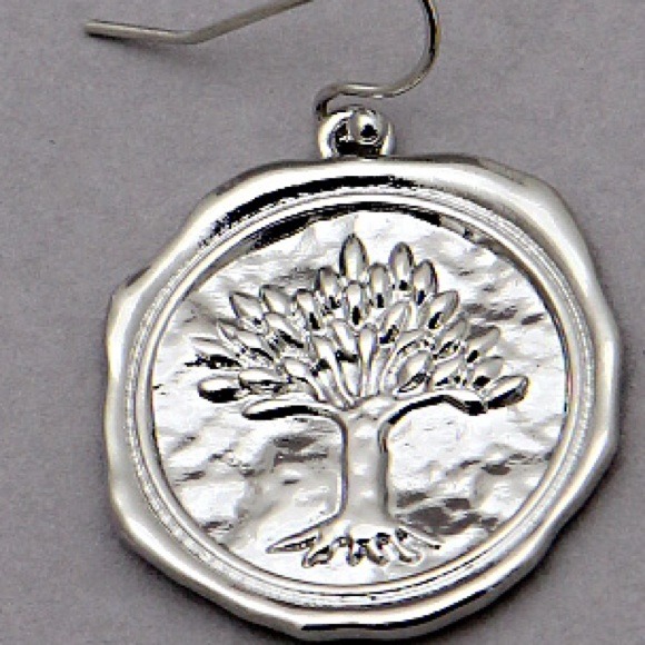 Rhodium tone hammered tree life earrings - Picture 3 of 3