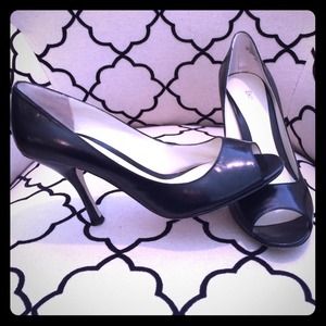 Enzo Angiolini open toe heels!