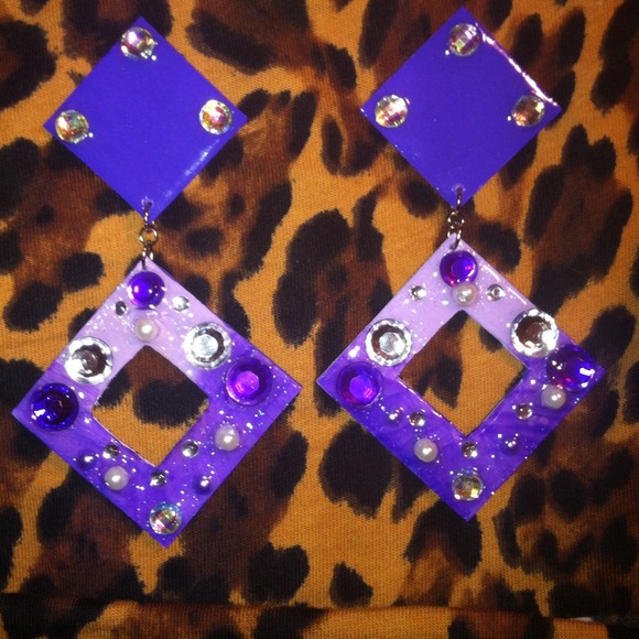 ✨NEW✨Ear Candy💜
