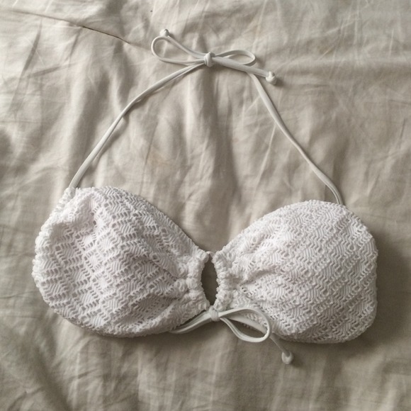 🚫SOLD🚫 Traded on vinted White crochet bikini top