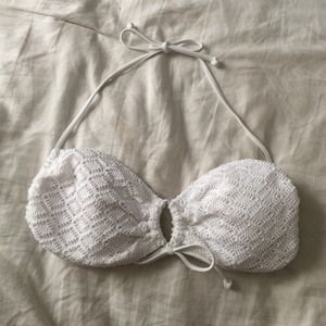 🚫SOLD🚫 Traded on vinted White crochet bikini top
