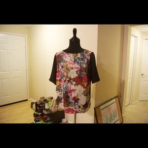 NWOT Floral Top