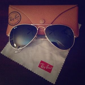 **SOLD** Authentic Ray Ban Classic Aviators