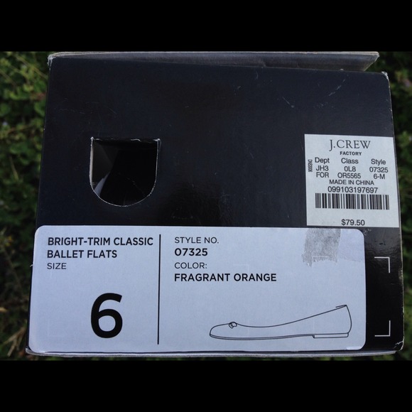 ⭐️SOLD⭐️Women's j. Crew classic trim ballet flats - Picture 4 of 4