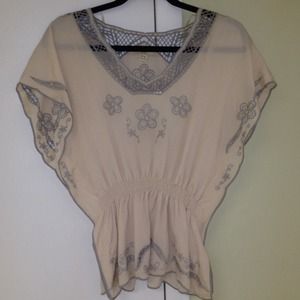 Forever 21 light peach top/ shirt with grey design