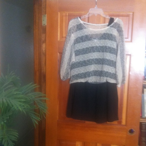 Adorable dress worn twice a little too short on me