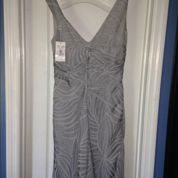 Beautiful Armani dress. Never been worn. - Picture 2 of 4